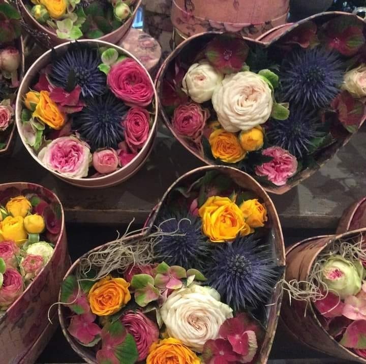 Boîte à fleurs romantique en forme de cœur